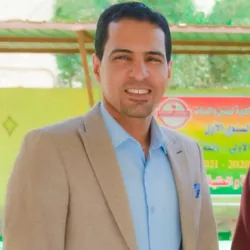 الاستاذ زيد سلمان مدرس اللغة الإنكليزية